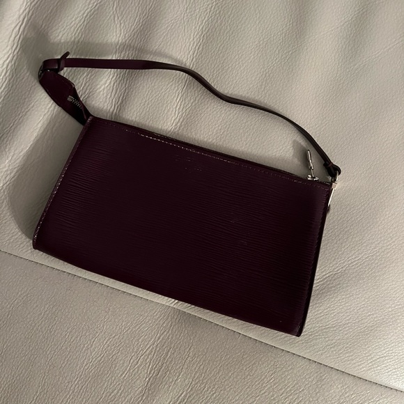 Louis Vuitton Épi leather clutch deep purple - Picture 2 of 3